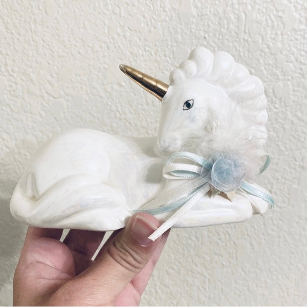 Enesco 1988 Iridescent Laying Unicorn Figurine Vintage